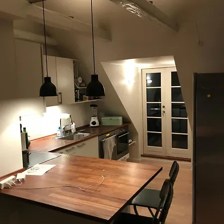 Penthouse Loft - 2 Bedrooms - Centrally *